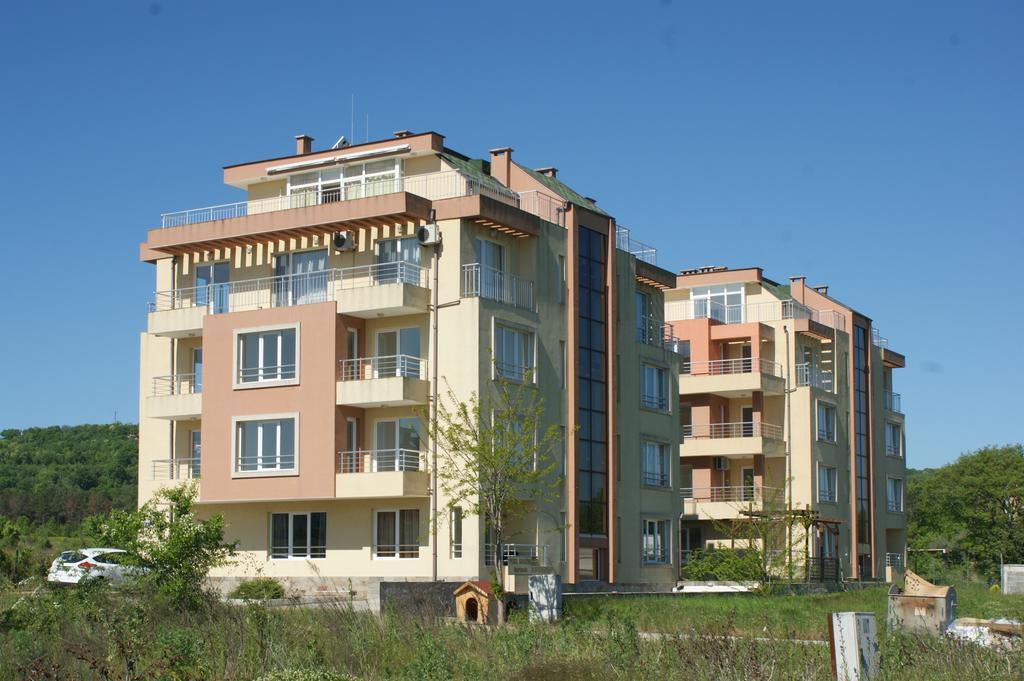 Pearl Sunshine Appartments Приморско Экстерьер фото