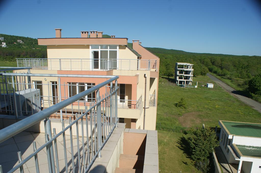 Pearl Sunshine Appartments Приморско Экстерьер фото